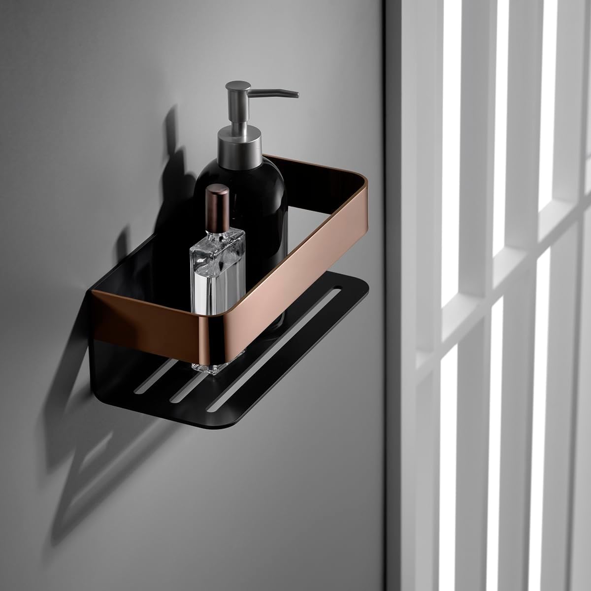 JABONERA FRONTAL DE ACERO INOX S.304 SERIE MAYURA