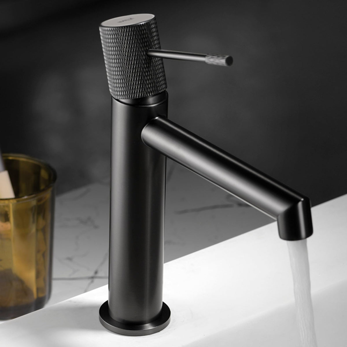 Miscelatore monocomando per lavabo con canna bassa Serie LINE