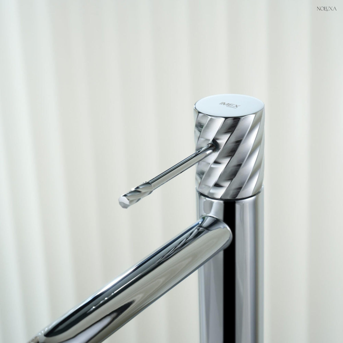 GRIFO LAVABO CAÑO ALTO MONOMANDO SERIE BLESS