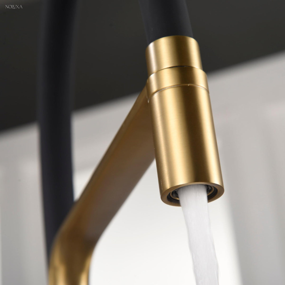 GRIFO DE COCINA EXTRAÍBLE SERIE SENA
