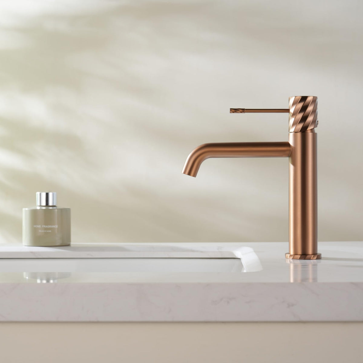Miscelatore monocomando per lavabo con canna bassa Serie BLESS