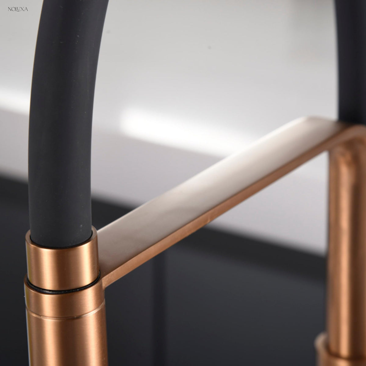GRIFO DE COCINA EXTRAÍBLE SERIE SENA
