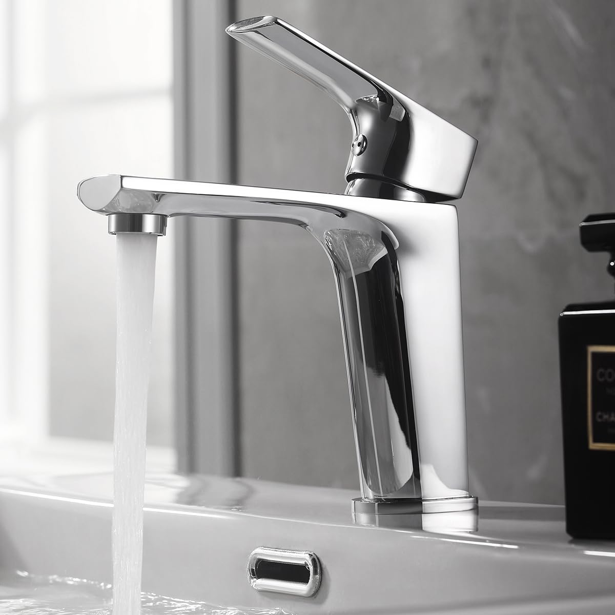 Low-spout single-lever basin mixer BALI SERIES