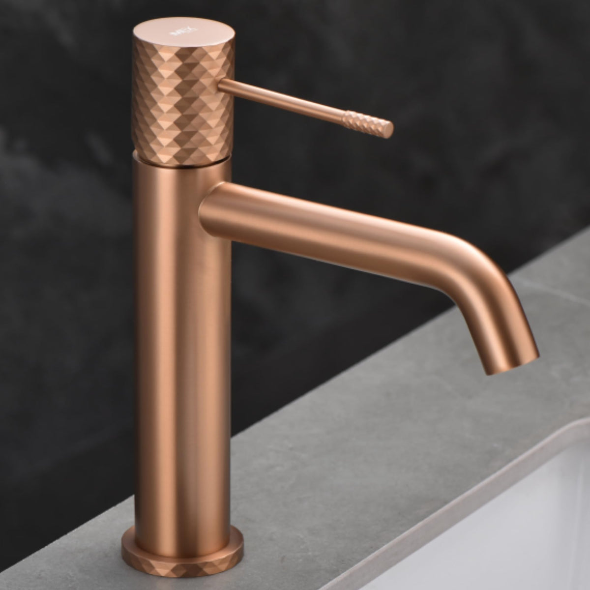 Low-spout single-lever basin mixer GÉNOVA SERIES