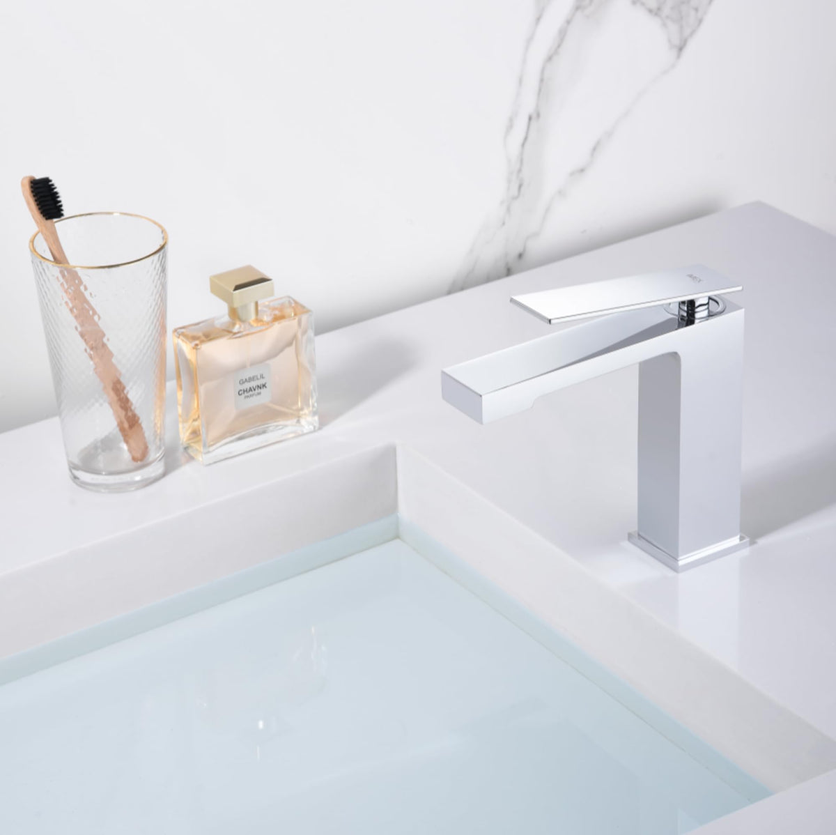 Low-spout single-lever basin mixer PISA SERIES