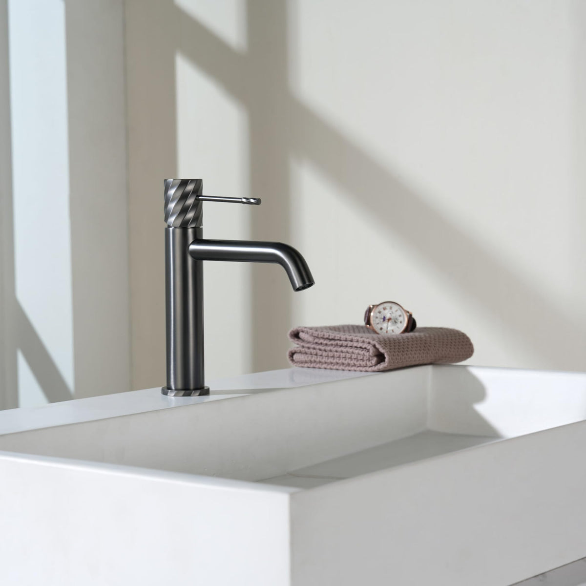 Miscelatore monocomando per lavabo con canna bassa Serie BLESS