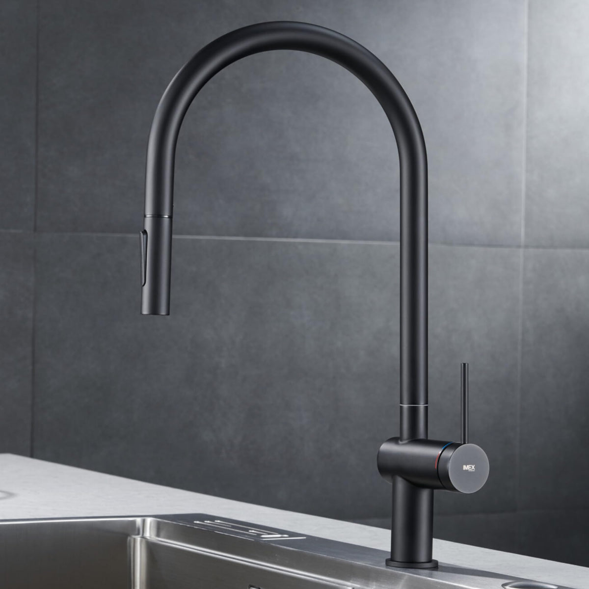 GRIFO DE COCINA EXTRAÍBLE CON DIFUSOR SERIE BERNA