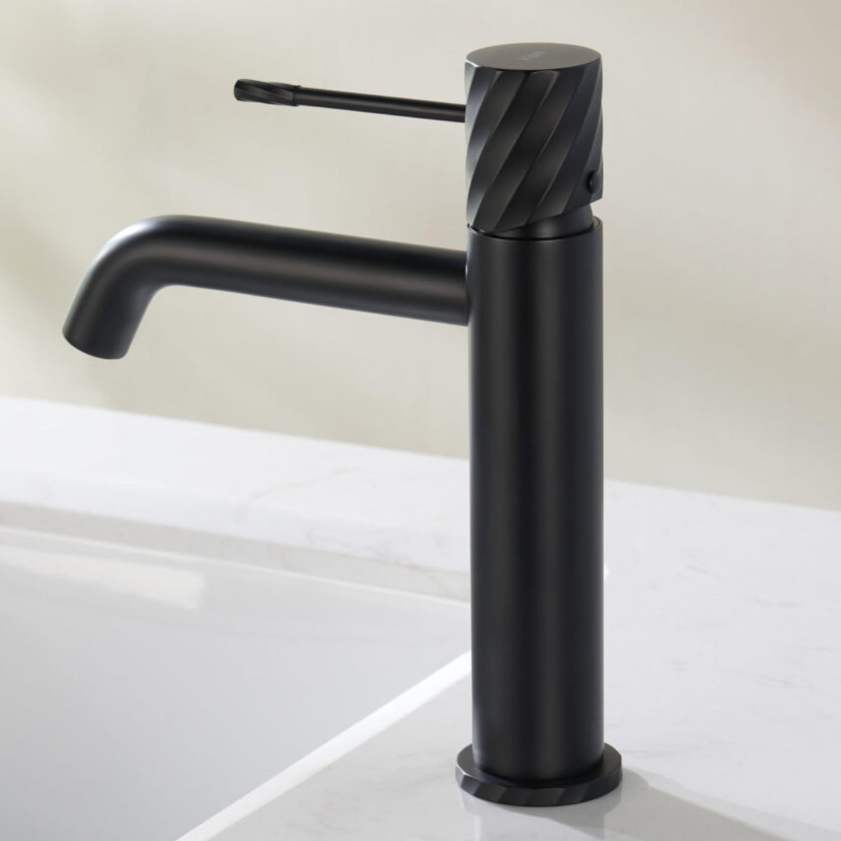 Miscelatore monocomando per lavabo con canna bassa Serie BLESS