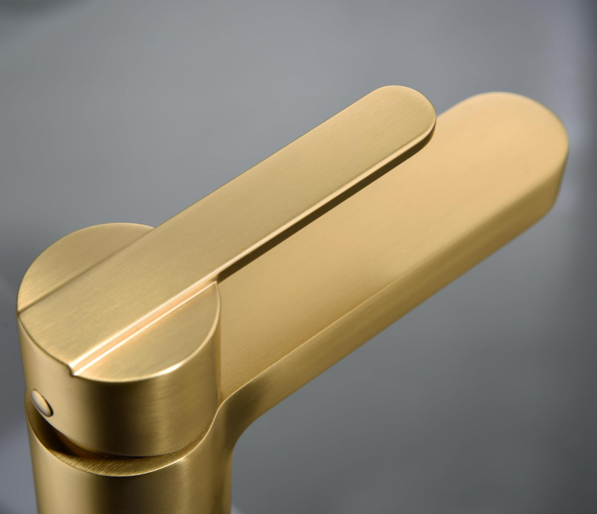Miscelatore monocomando per lavabo con canna bassa Serie ROMA