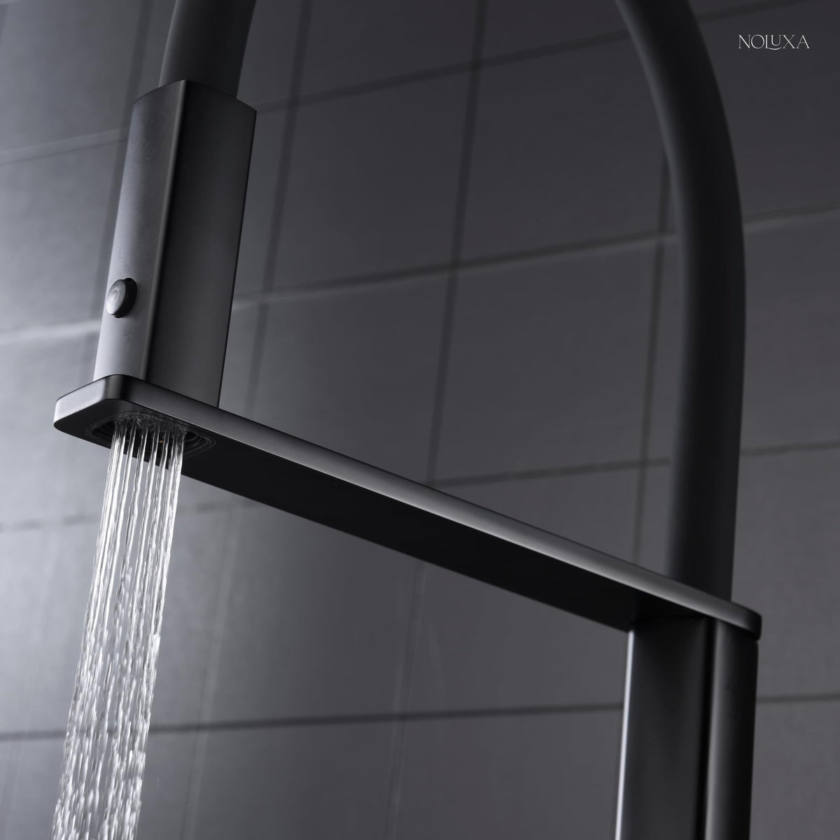 GRIFO DE COCINA EXTRAÍBLE CON DIFUSOR SERIE MENORCA