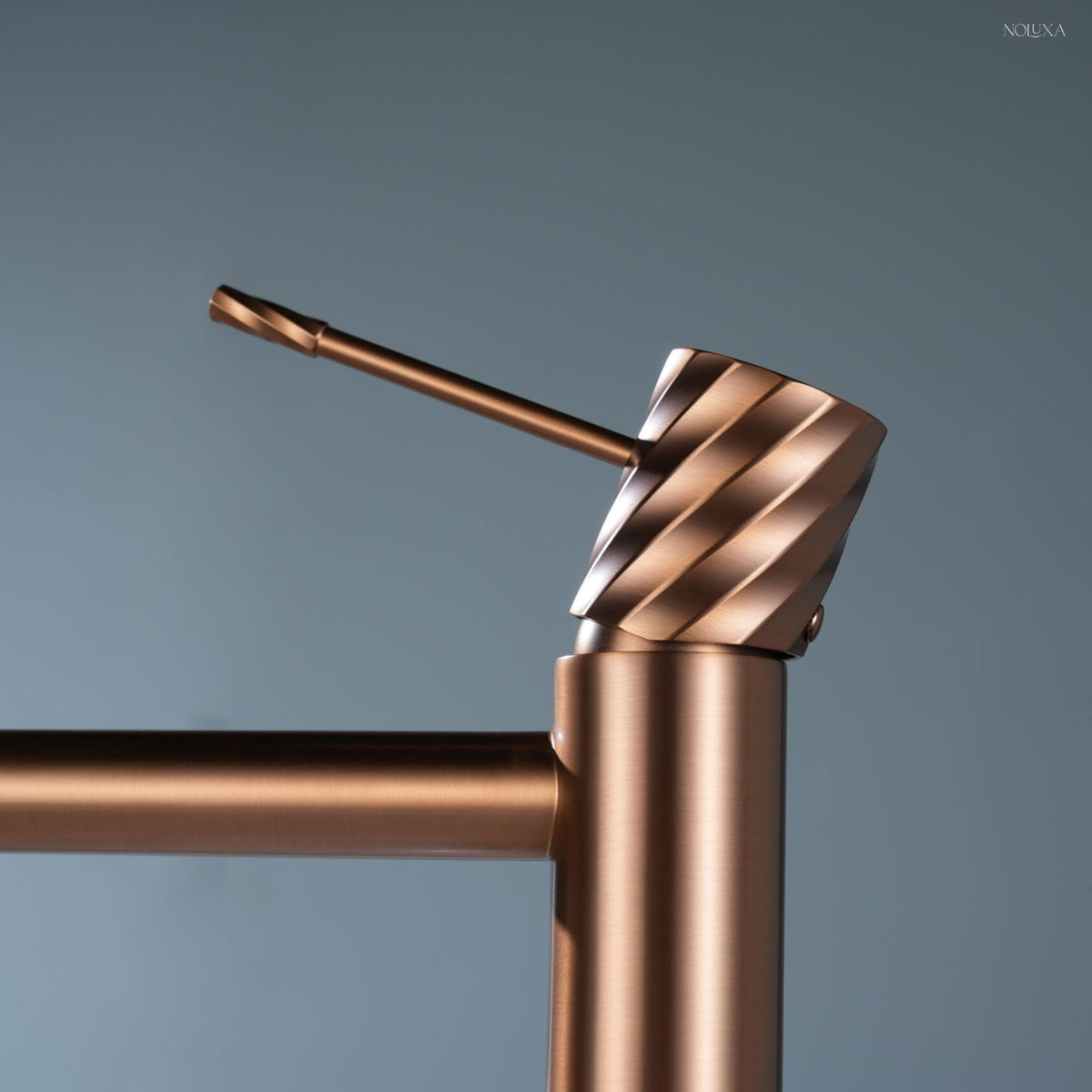 GRIFO LAVABO CAÑO ALTO MONOMANDO SERIE BLESS