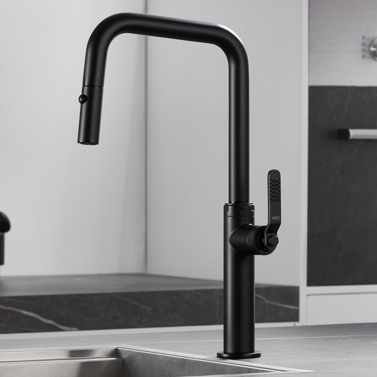 GRIFO DE COCINA EXTRAÍBLE CON DIFUSOR SERIE NIZA
