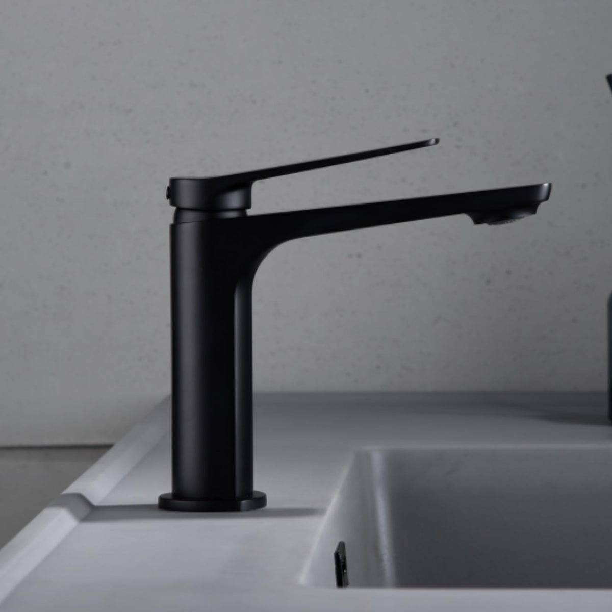 Low-spout single-lever basin mixer NÁPOLES SERIES