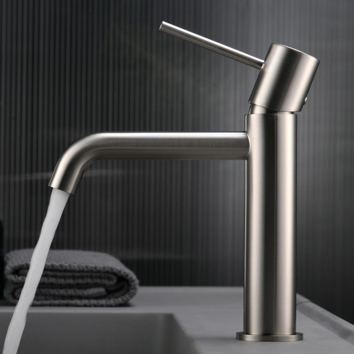 Mitigeur de lavabo à bec bas Série MONZA