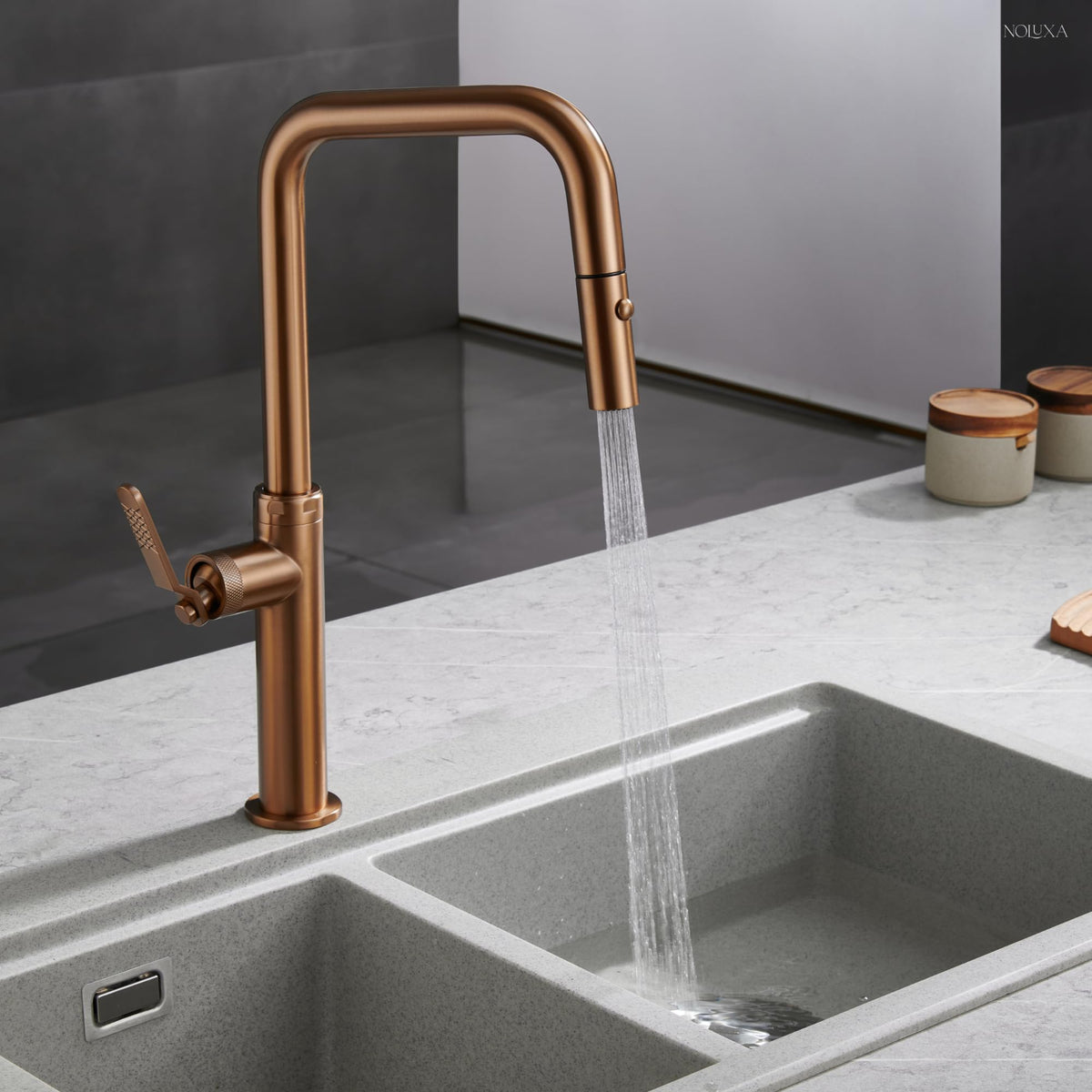 GRIFO DE COCINA EXTRAÍBLE CON DIFUSOR SERIE NIZA
