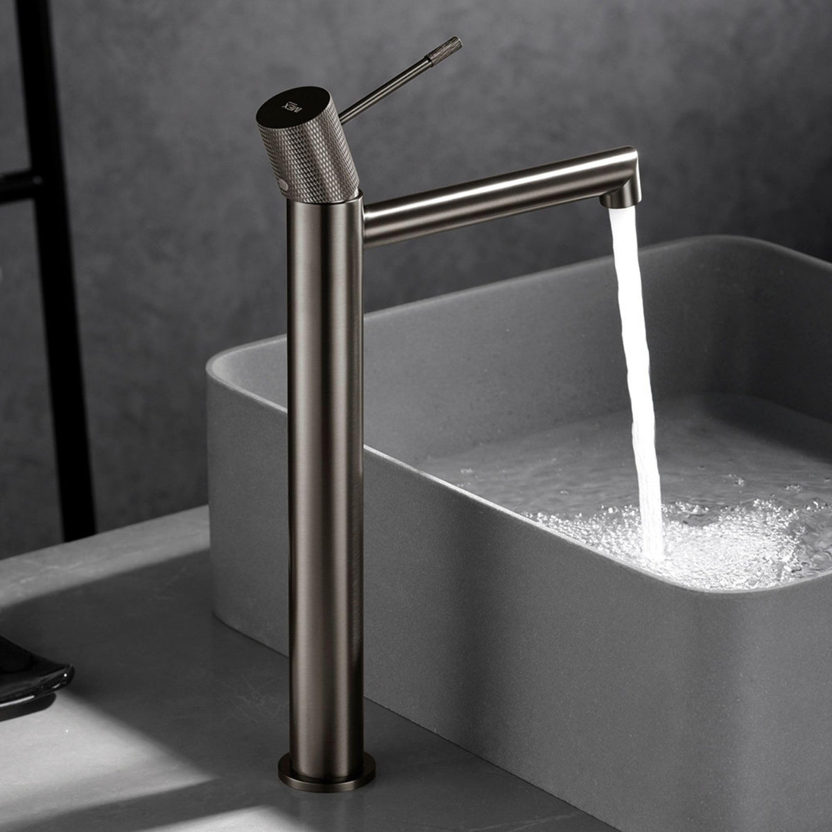 Mitigeur de lavabo à bec haut Série LINE