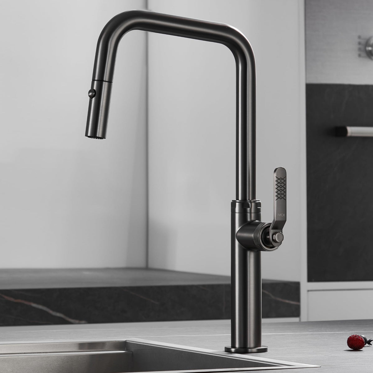 GRIFO DE COCINA EXTRAÍBLE CON DIFUSOR SERIE NIZA