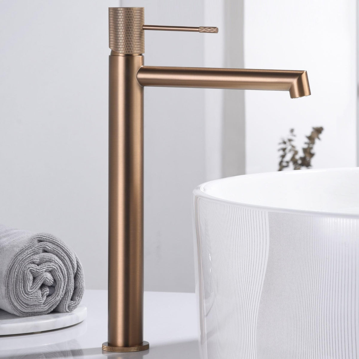Mitigeur de lavabo à bec haut Série LINE