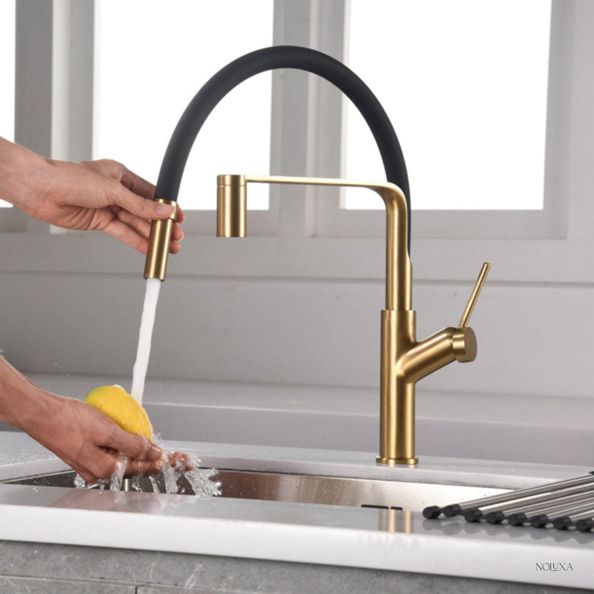 GRIFO DE COCINA EXTRAÍBLE SERIE SENA
