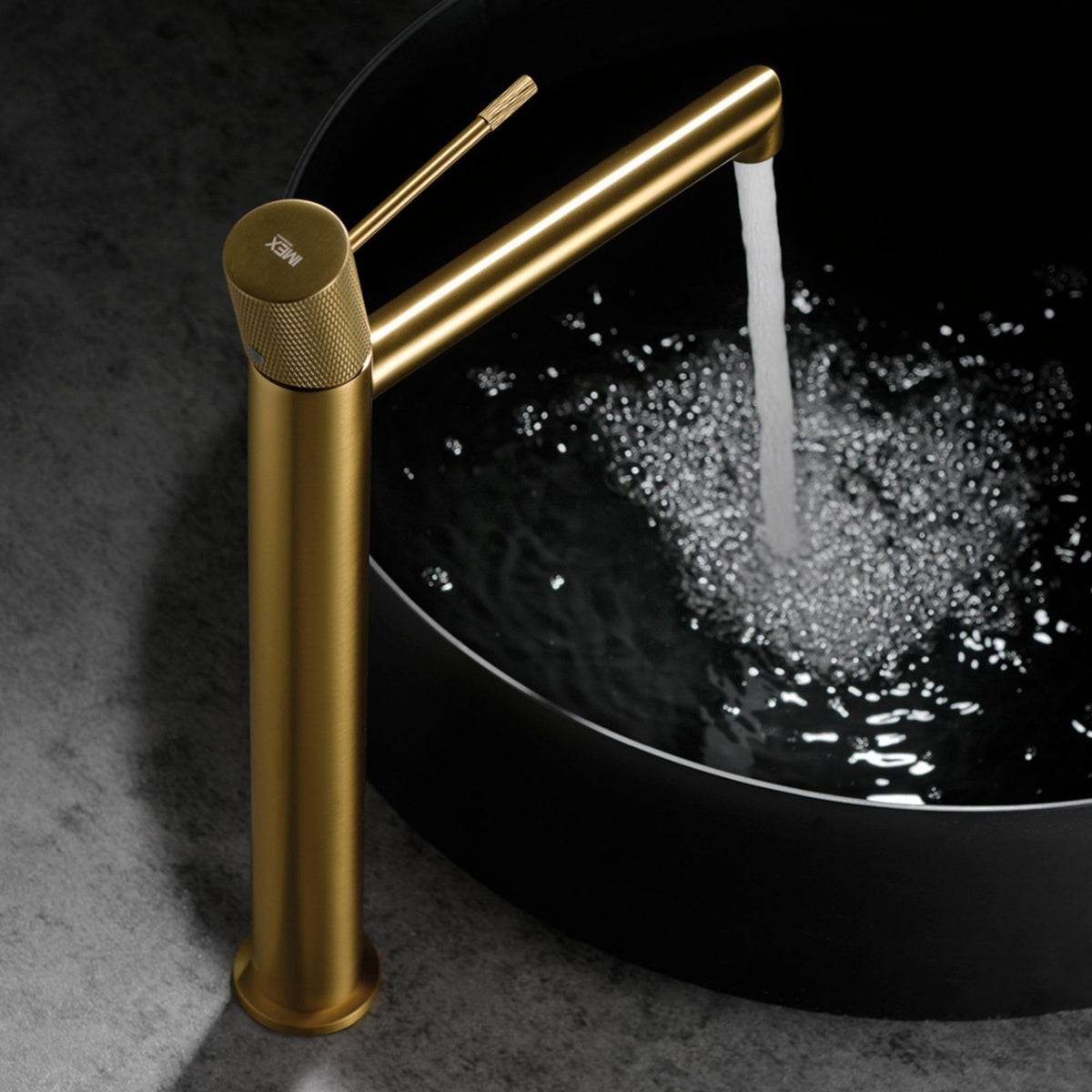 Mitigeur de lavabo à bec haut Série LINE