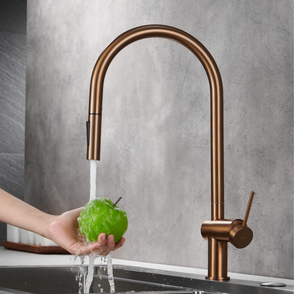 GRIFO DE COCINA EXTRAÍBLE CON DIFUSOR SERIE BERNA