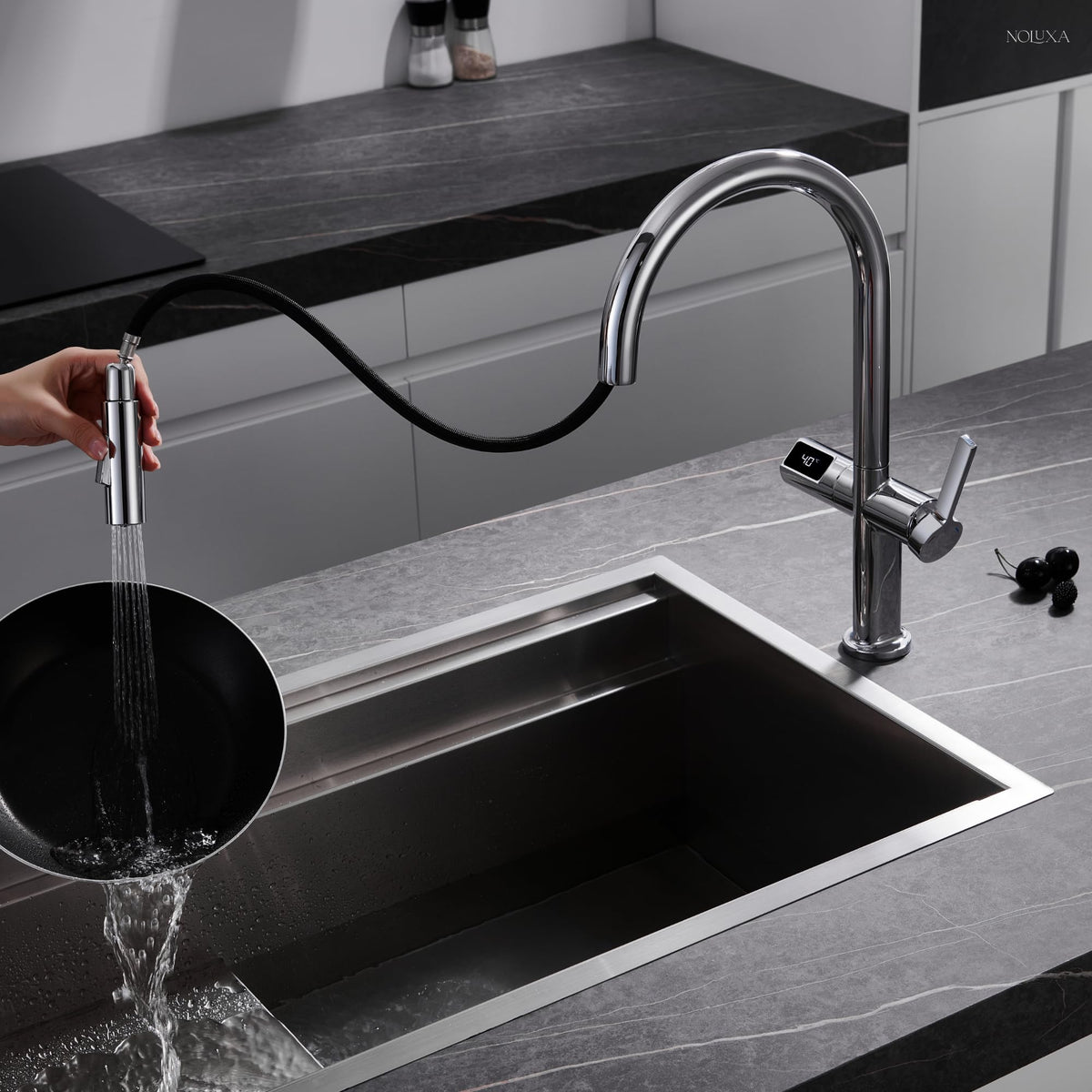 GRIFO DE COCINA EXTRAÍBLE CON DIFUSOR SERIE TURÍN