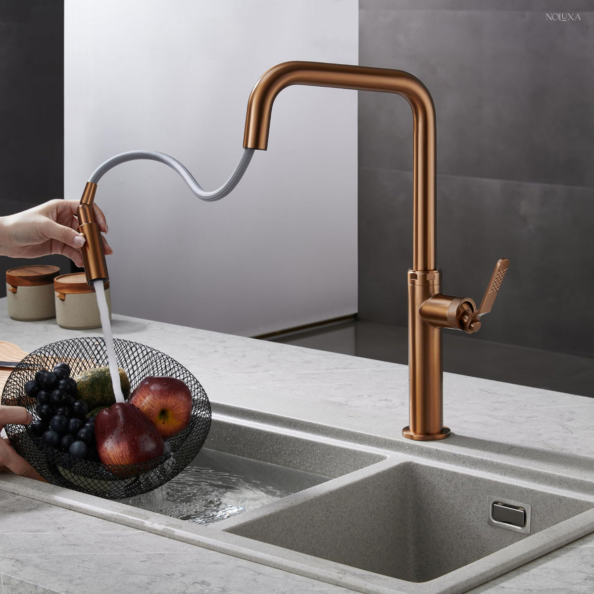 GRIFO DE COCINA EXTRAÍBLE CON DIFUSOR SERIE NIZA